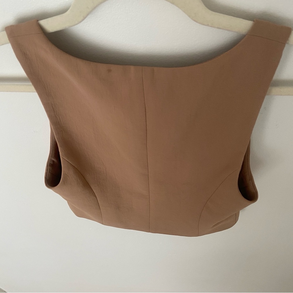 Aritzia Wilfred Rocco Vest Slim-fit Japanese crepe button-up vest Tan size 2 - Picture 5 of 8